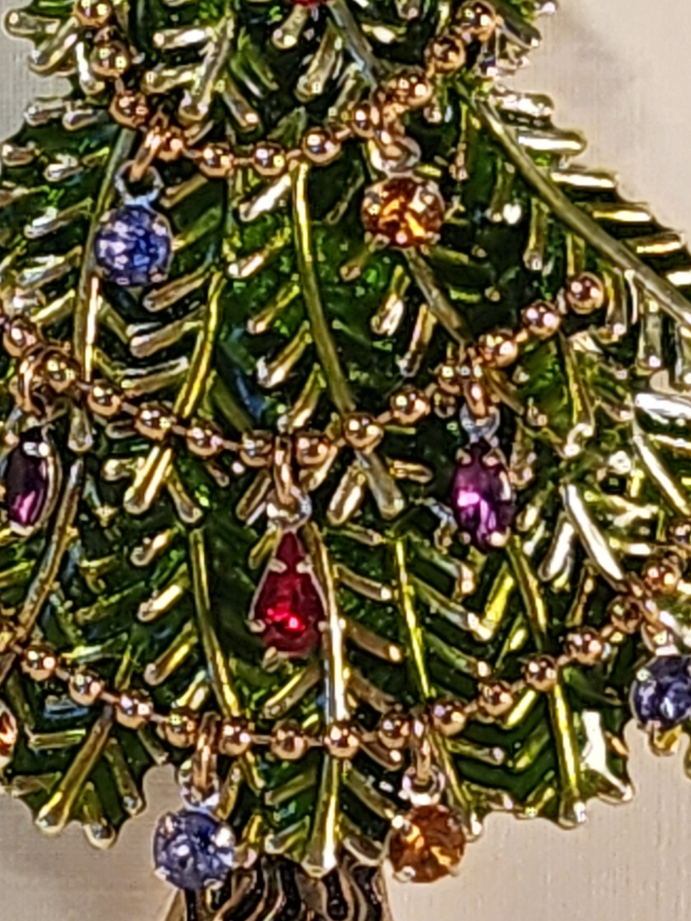 AVON 2008 Green Enamel Christmas Tree Brooch with Multicolor Rhinestones - Picture 6 of 7